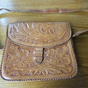 Vintage Mexican Hand-Tooled Handcrafted Leather shoulder souvenir Bag